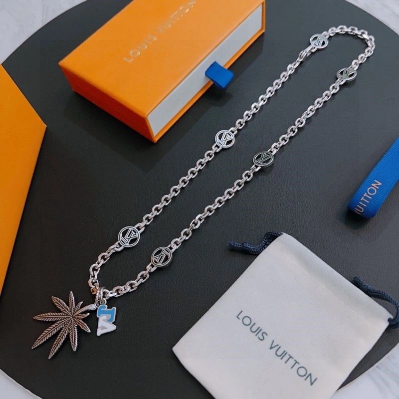 Louis Vuitton Necklaces Trendsetting 248539