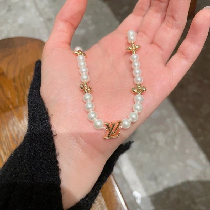 Louis Vuitton Necklaces HighPerformance 248544