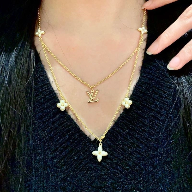 Louis Vuitton Necklaces Snug 248530