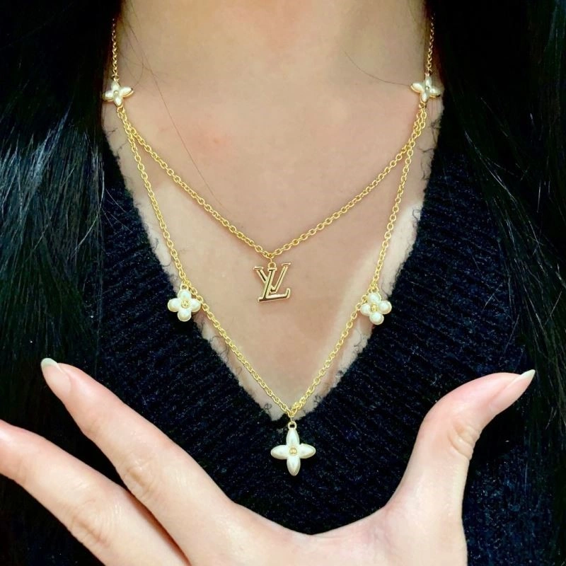 Louis Vuitton Necklaces Snug 248530