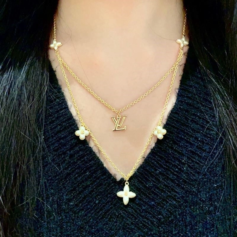 Louis Vuitton Necklaces Snug 248530