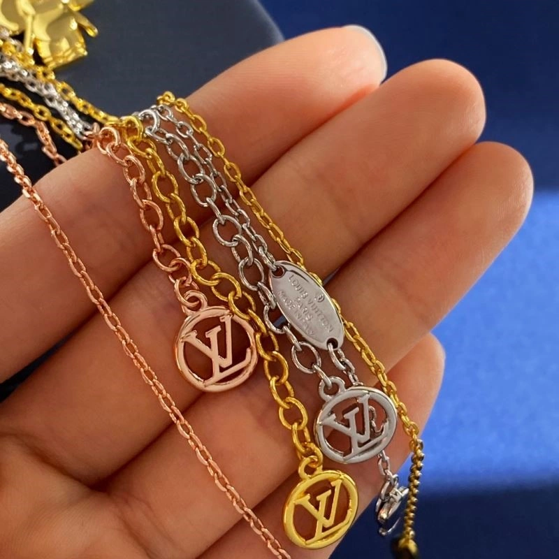 Comfortable Louis Vuitton Necklaces 248546