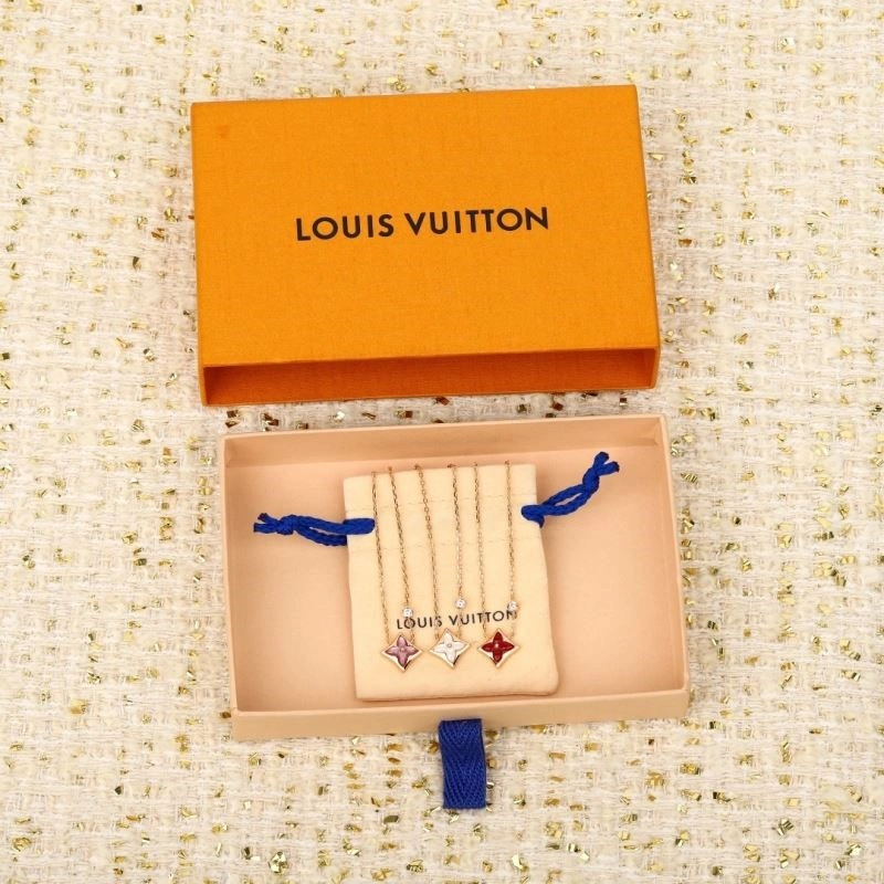 Functional Louis Vuitton Necklaces 248547