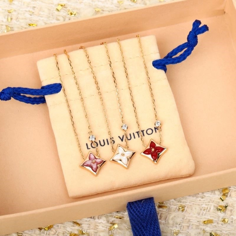 Functional Louis Vuitton Necklaces 248547