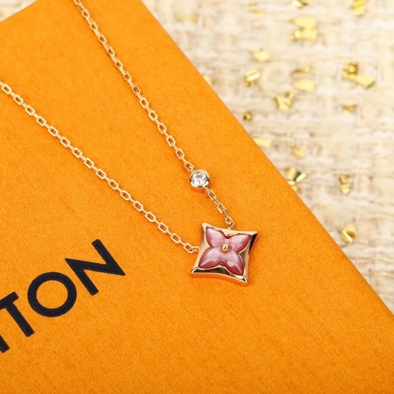 Functional Louis Vuitton Necklaces 248547
