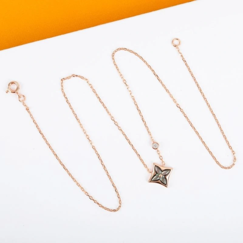 Louis Vuitton Necklaces Durable 248528