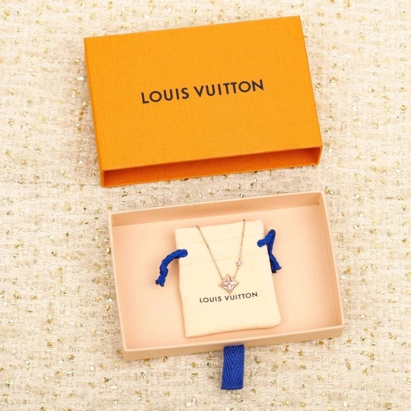 Louis Vuitton Necklaces Breathable 248543