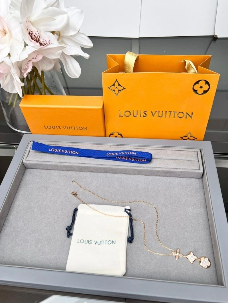 Louis Vuitton Necklaces Effortless 248540