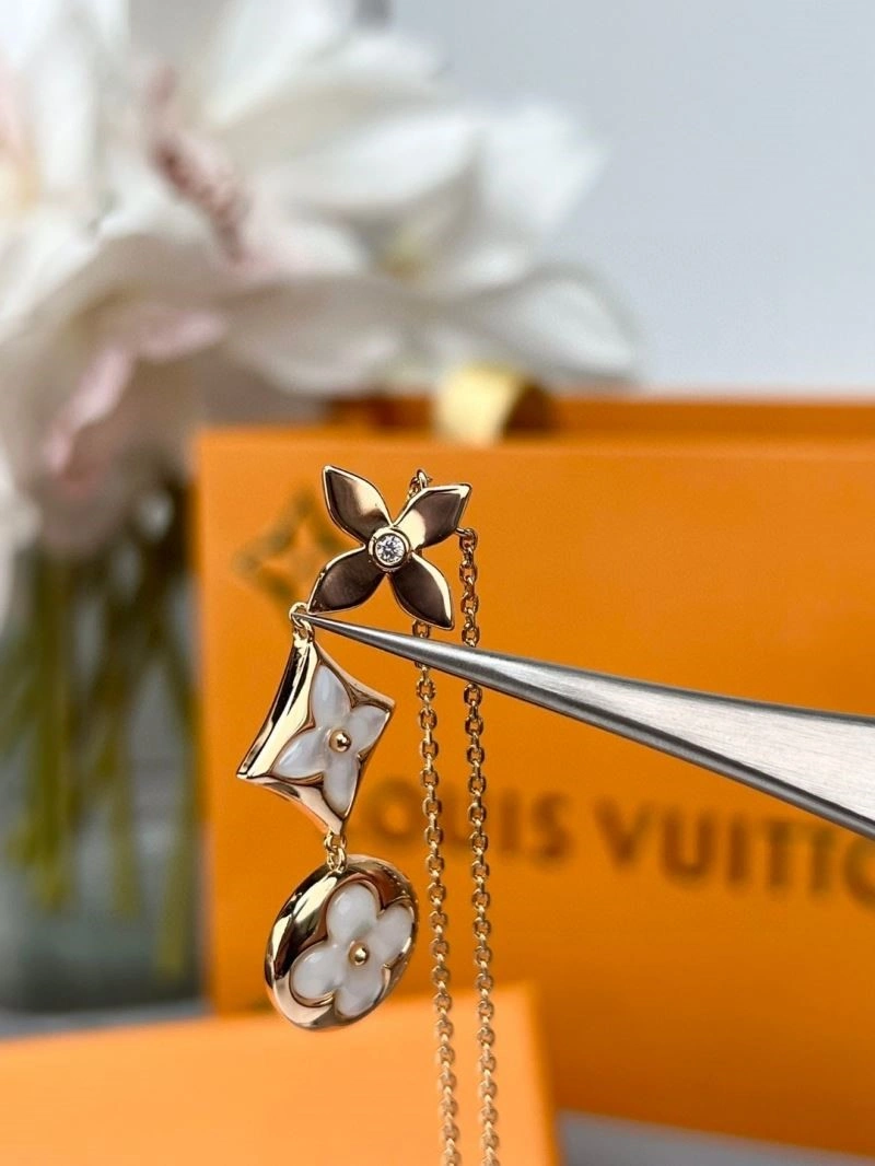 Louis Vuitton Necklaces Effortless 248540
