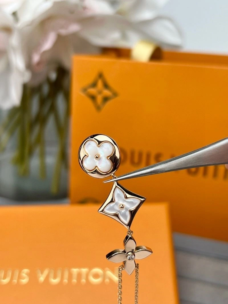 Louis Vuitton Necklaces Effortless 248540