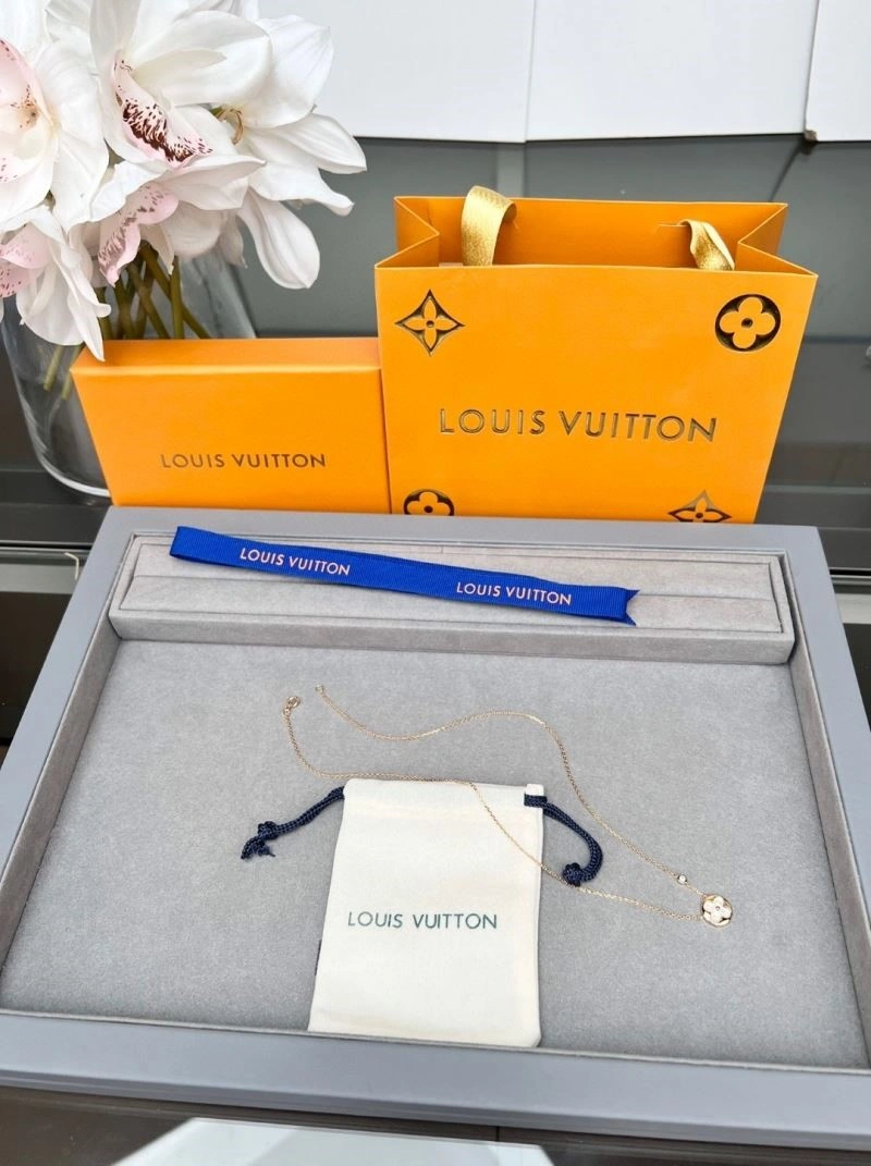 Tailored Louis Vuitton Necklaces 248534