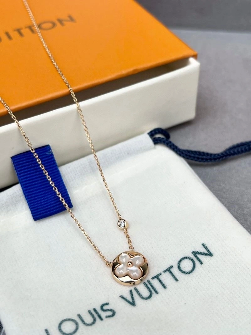 Tailored Louis Vuitton Necklaces 248534