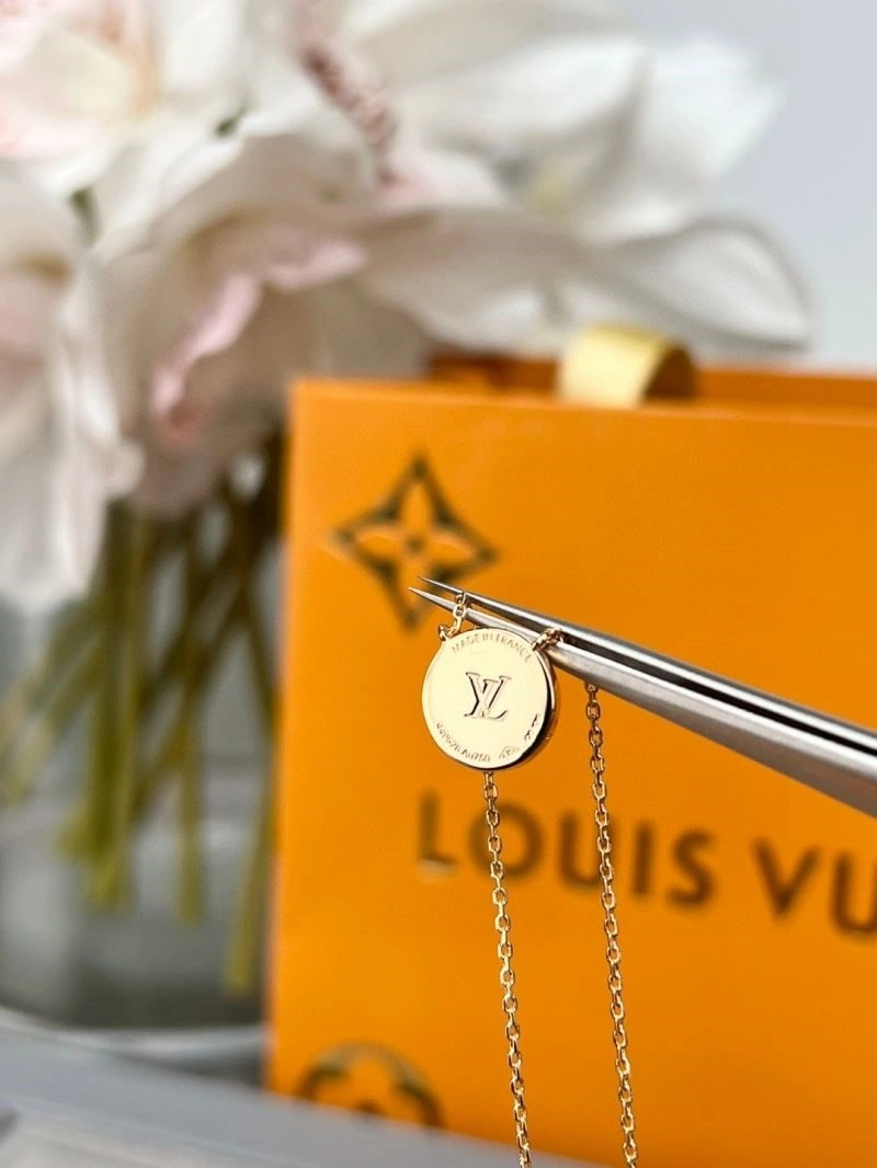Tailored Louis Vuitton Necklaces 248534