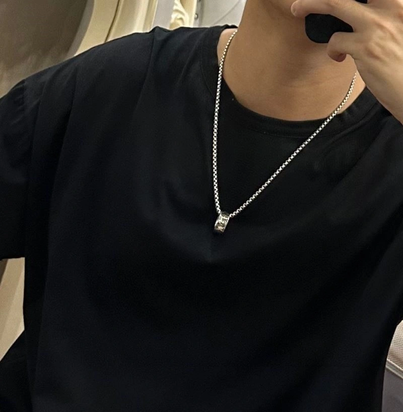OdorResistant Louis Vuitton Necklaces 248541