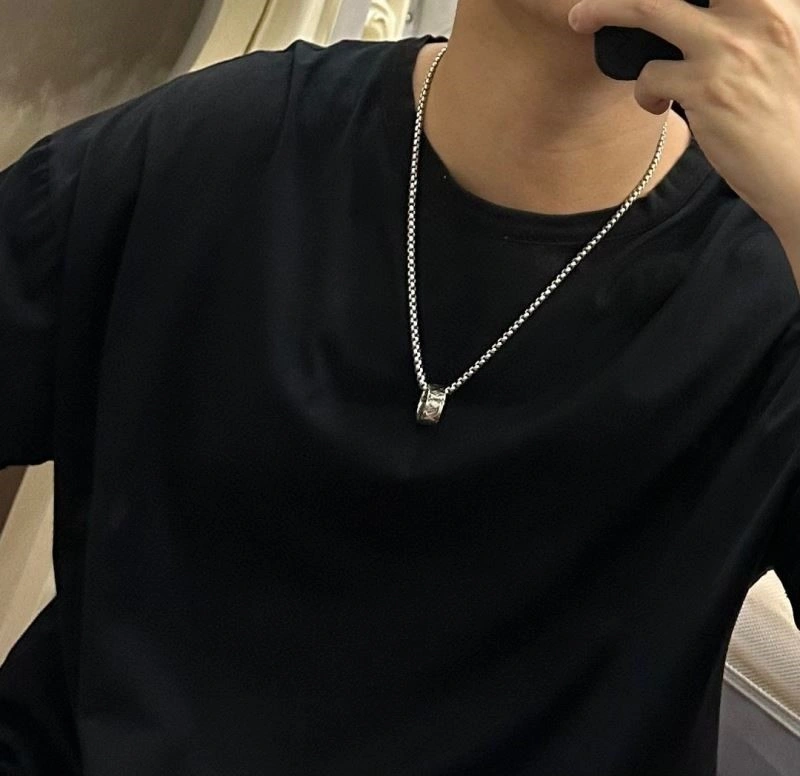 OdorResistant Louis Vuitton Necklaces 248541