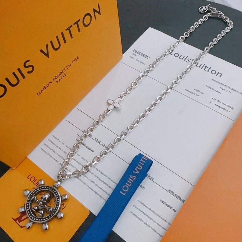 Lightweight Louis Vuitton Necklaces 248531