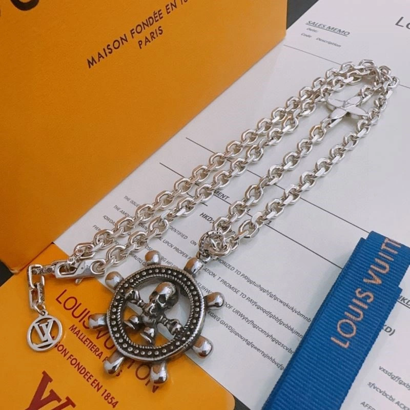 Lightweight Louis Vuitton Necklaces 248531