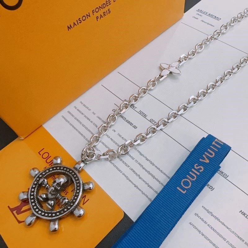 Lightweight Louis Vuitton Necklaces 248531