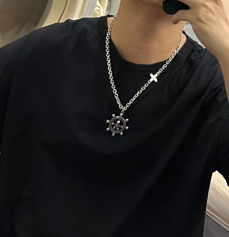 Lightweight Louis Vuitton Necklaces 248531