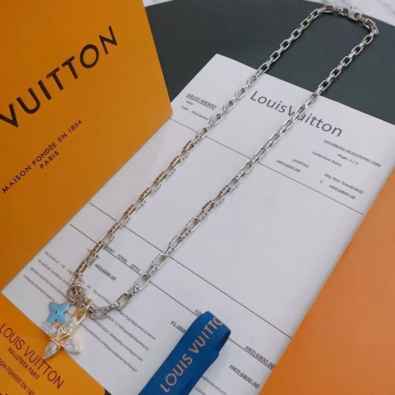 Sporty Louis Vuitton Necklaces 248523