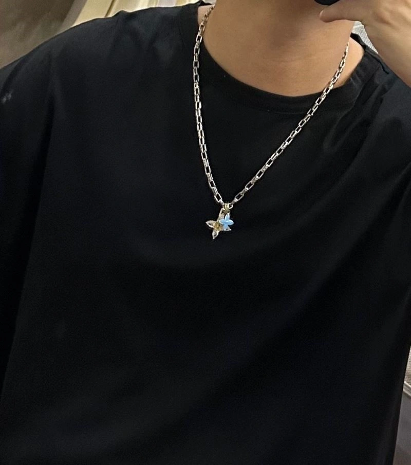 Sporty Louis Vuitton Necklaces 248523