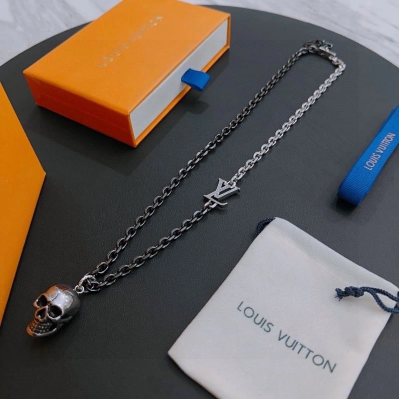 Versatile Louis Vuitton Necklaces 248511