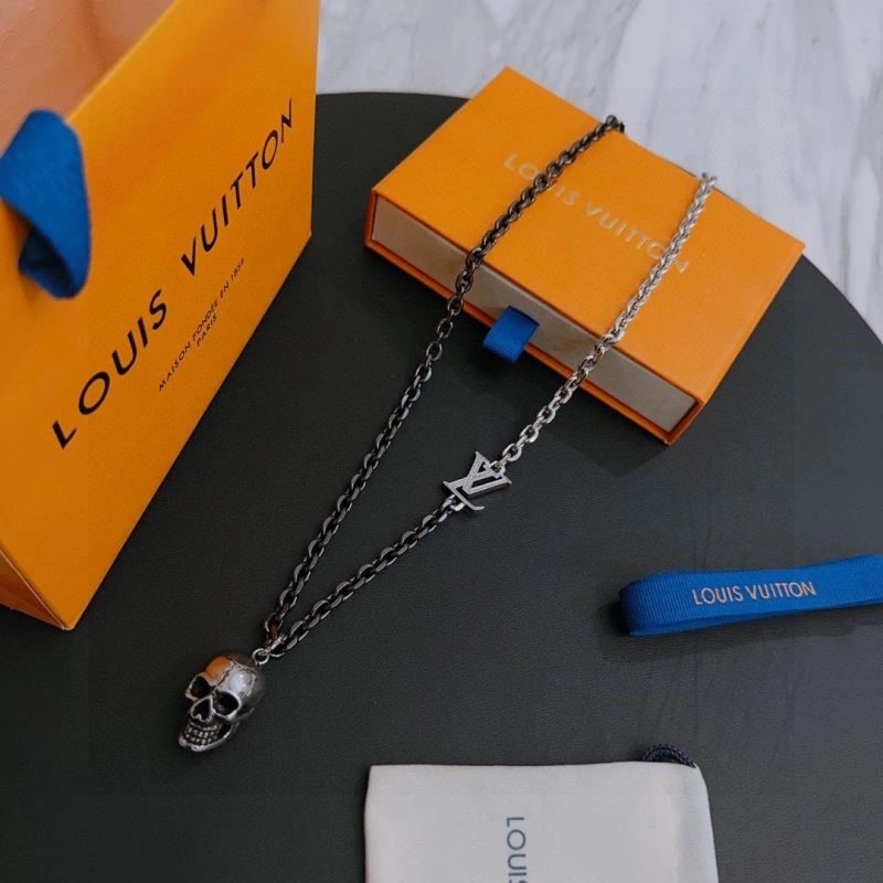 Versatile Louis Vuitton Necklaces 248511