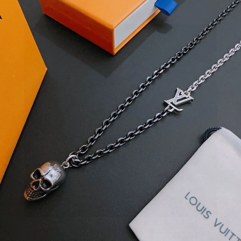 Versatile Louis Vuitton Necklaces 248511