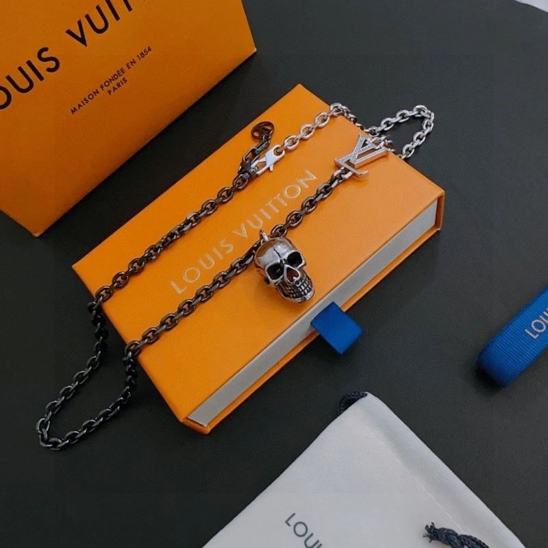 Versatile Louis Vuitton Necklaces 248511
