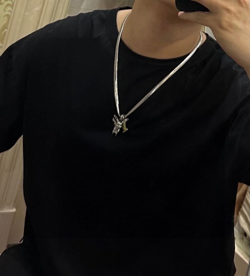 Louis Vuitton Necklaces Breathable 248510