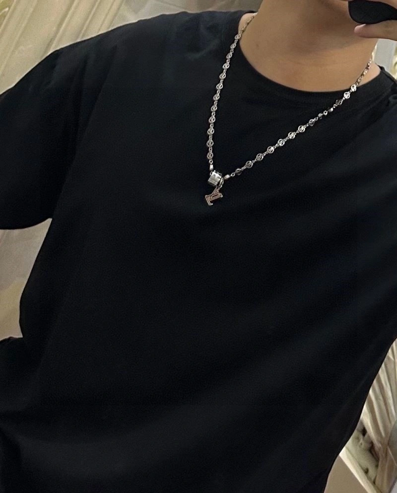 Breathable Louis Vuitton Necklaces 248509