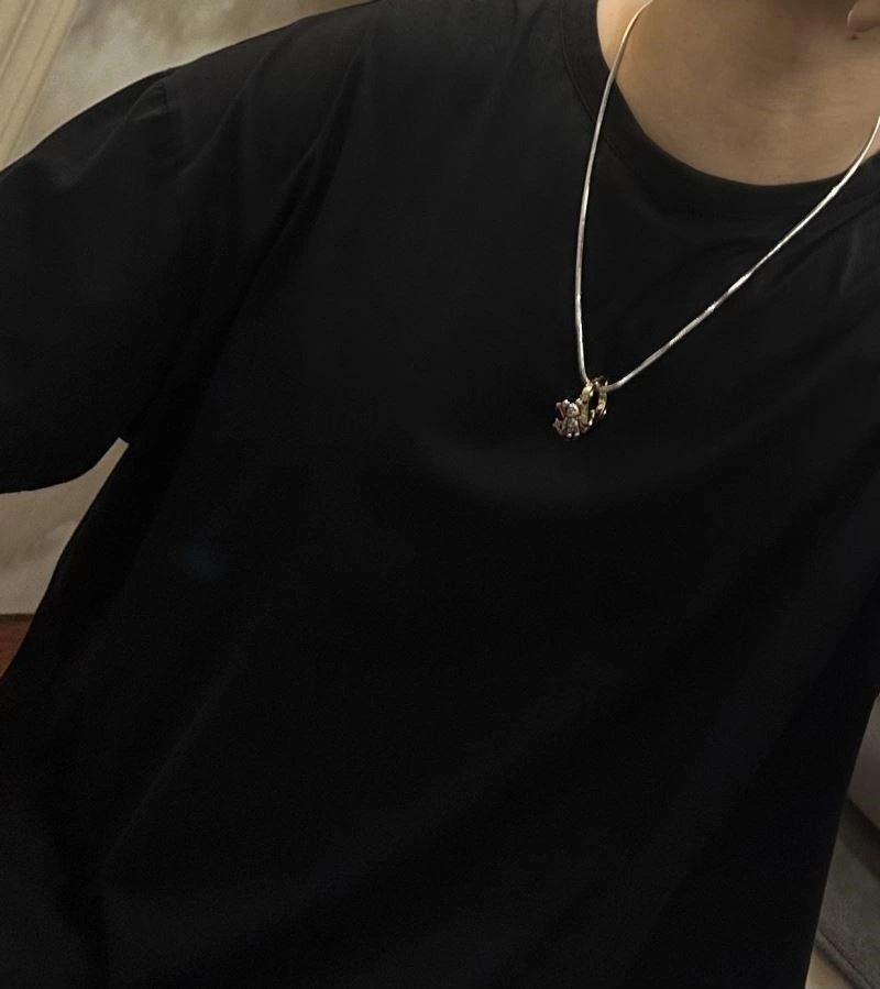 Louis Vuitton Necklaces SportInspired 248487