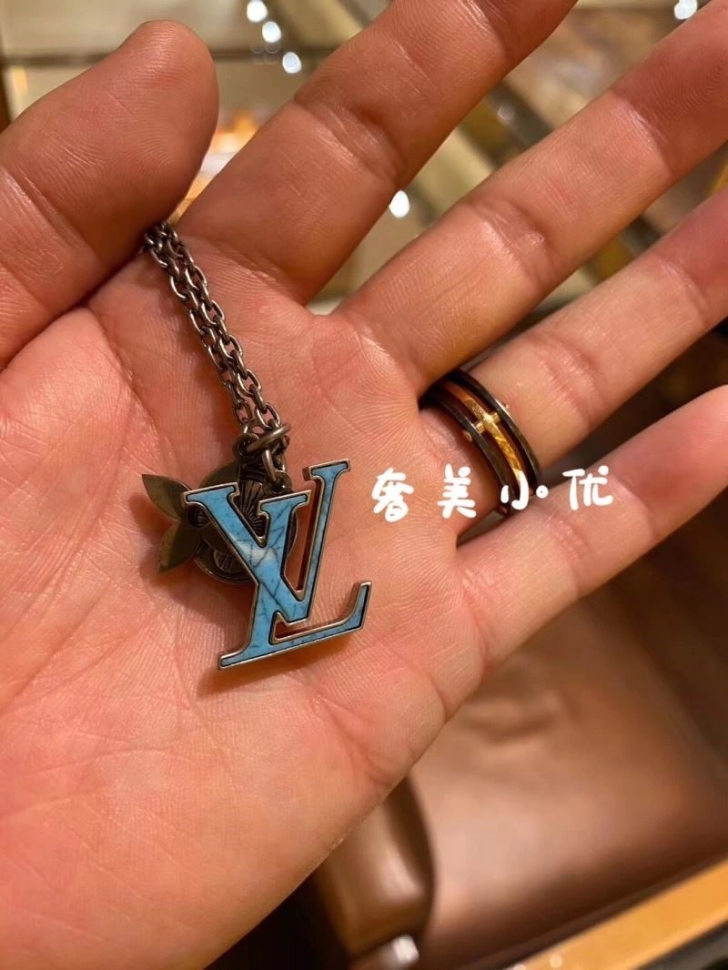 Louis Vuitton Necklaces Unisex 248484
