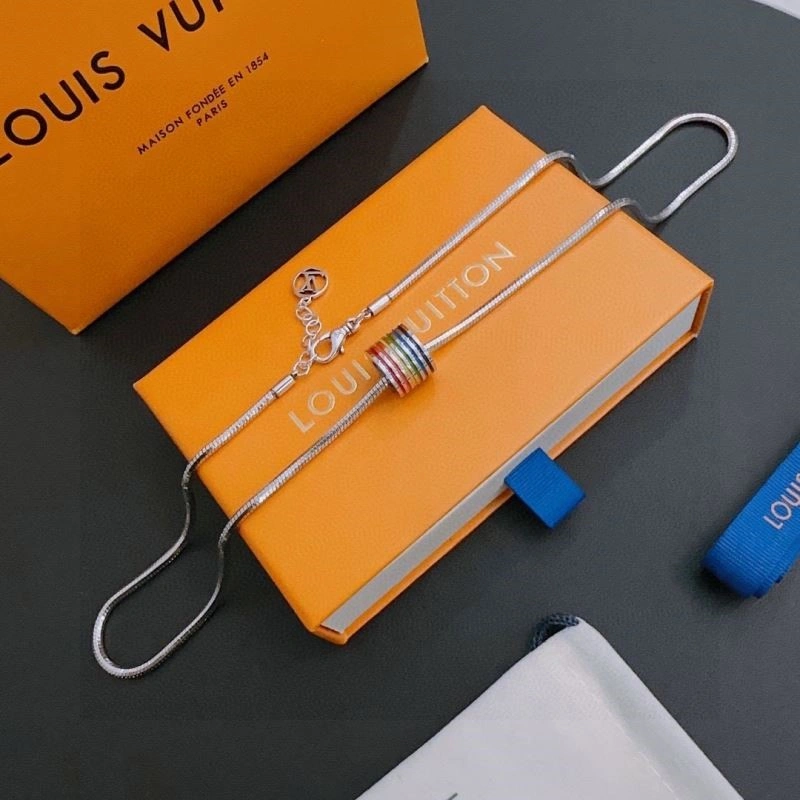 Sleek Louis Vuitton Necklaces 248503