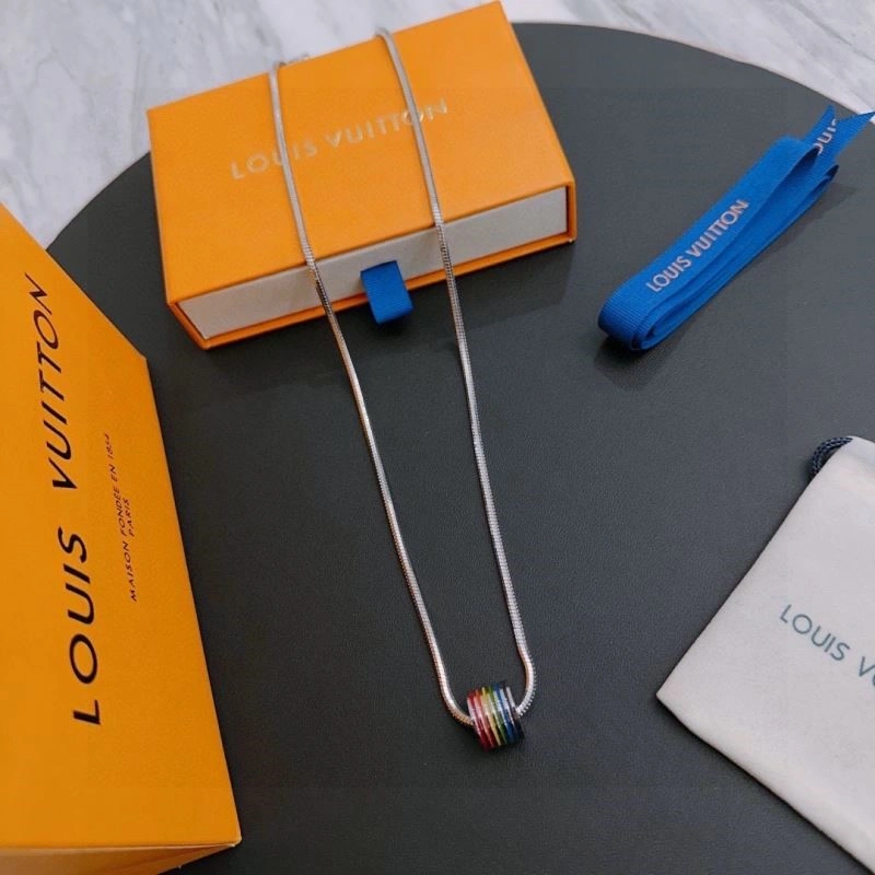 Sleek Louis Vuitton Necklaces 248503