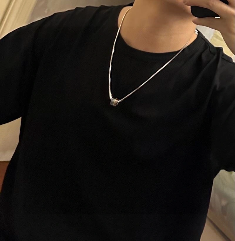 Sleek Louis Vuitton Necklaces 248503