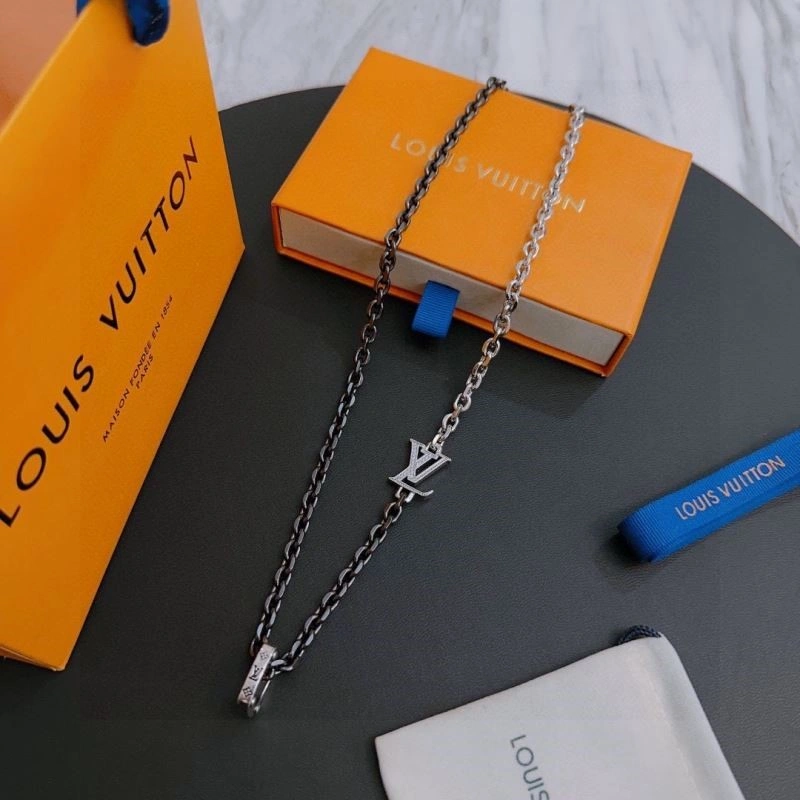 MultiPurpose Louis Vuitton Necklaces 248501