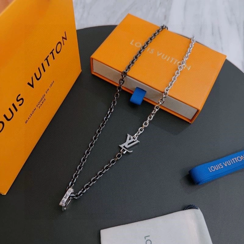 MultiPurpose Louis Vuitton Necklaces 248501