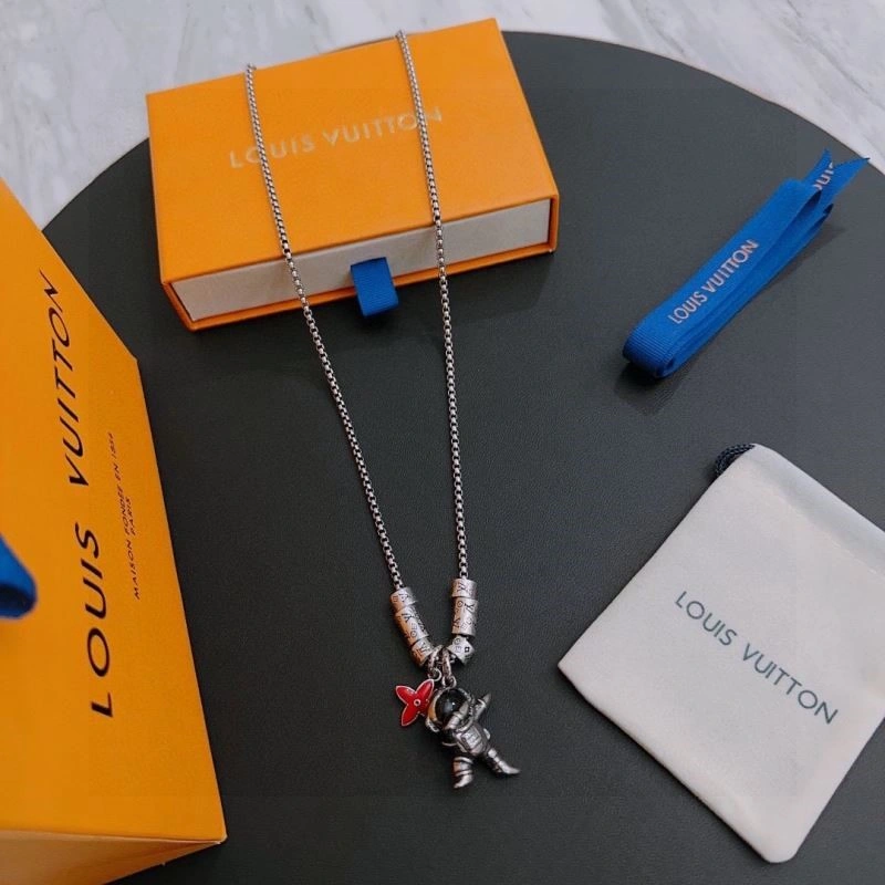 DailyWear Louis Vuitton Necklaces 248481