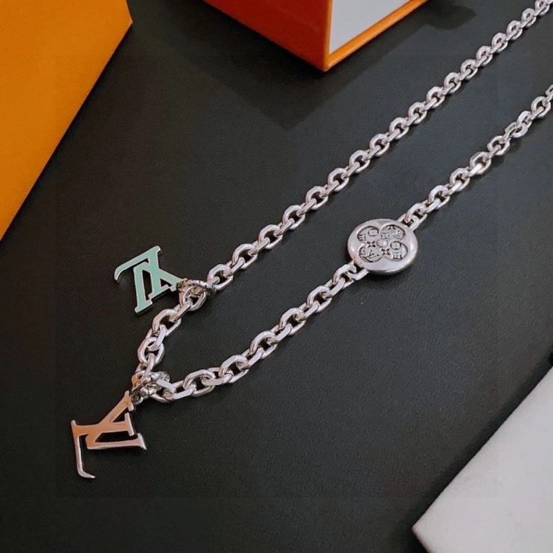Attractive Louis Vuitton Necklaces 248482