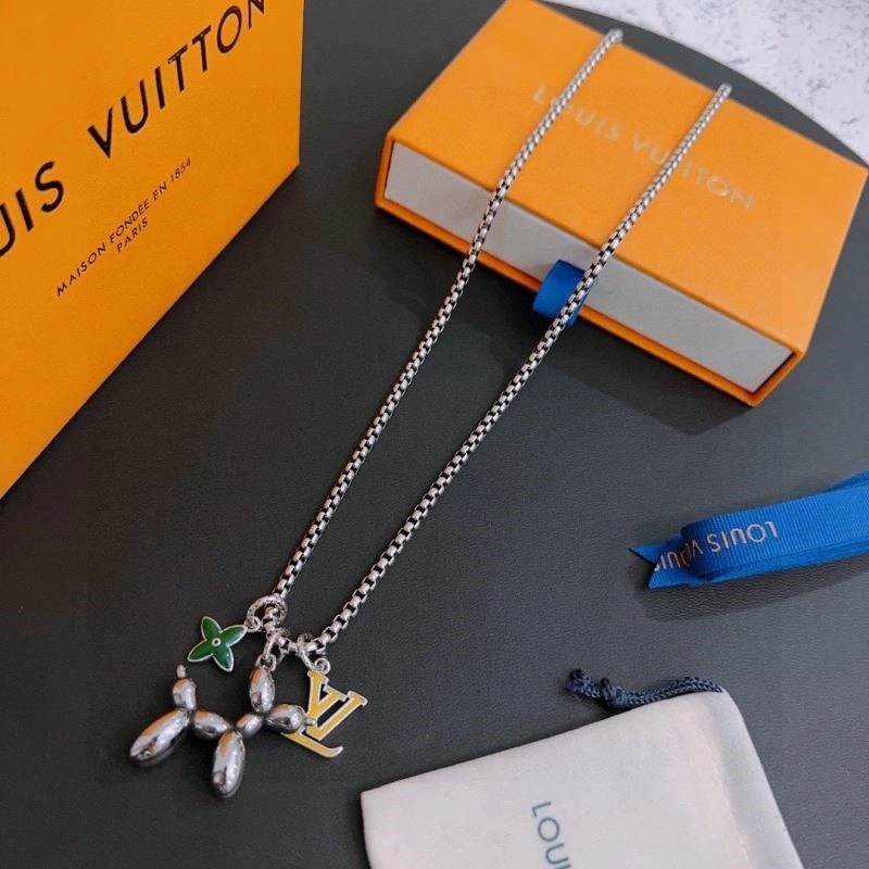 MoistureWicking Louis Vuitton Necklaces 248483