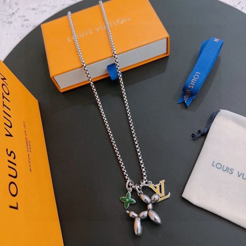 MoistureWicking Louis Vuitton Necklaces 248483