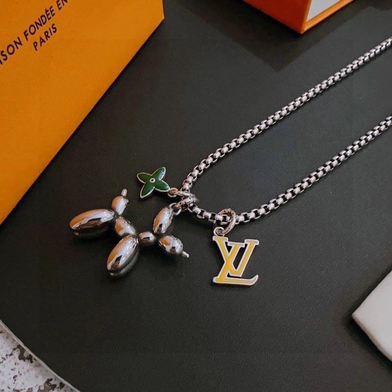 MoistureWicking Louis Vuitton Necklaces 248483
