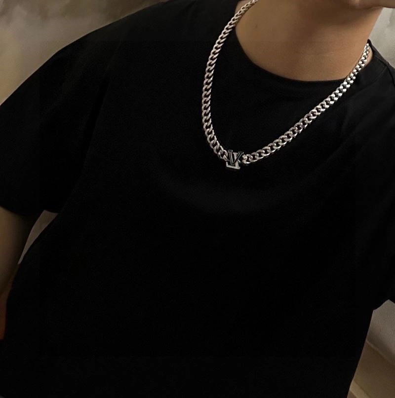 Refined Louis Vuitton Necklaces 248494