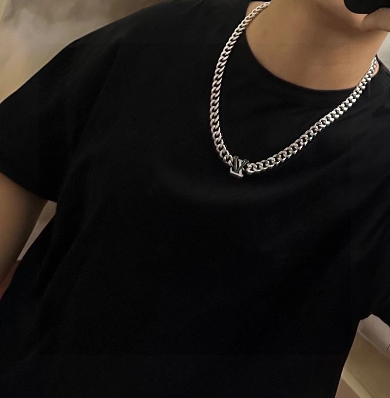 Refined Louis Vuitton Necklaces 248494