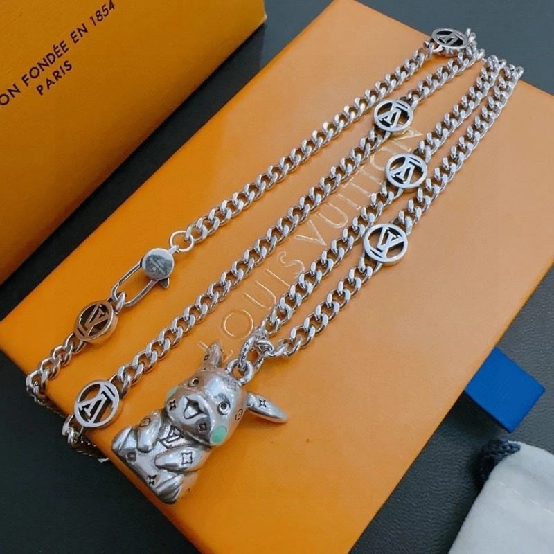 MoistureWicking Louis Vuitton Necklaces 248500
