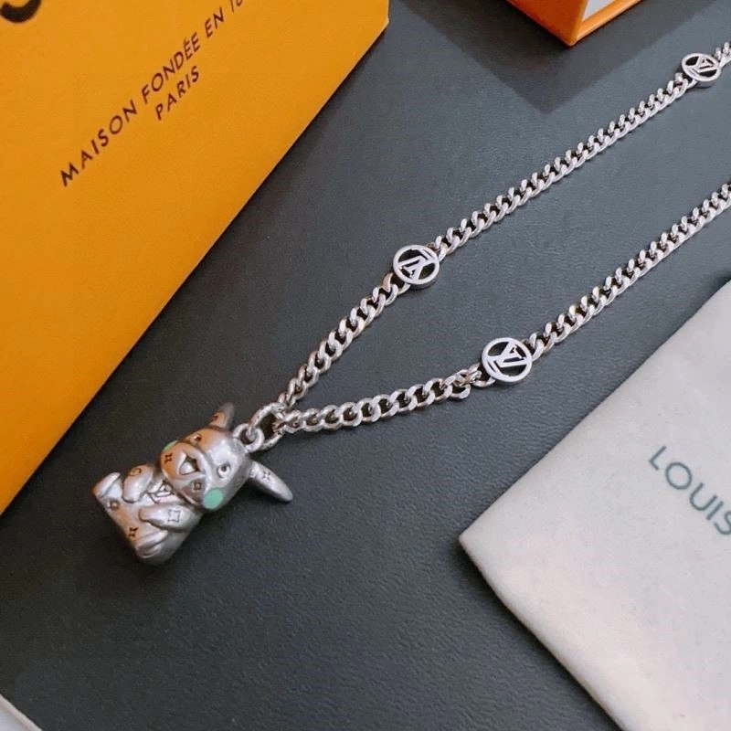 MoistureWicking Louis Vuitton Necklaces 248500
