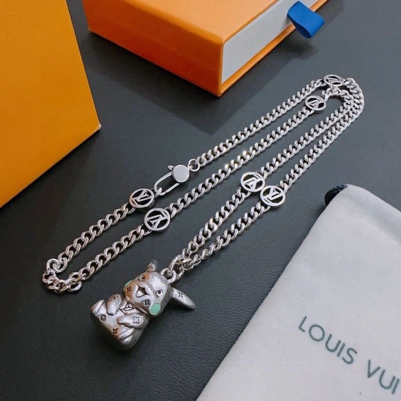 MoistureWicking Louis Vuitton Necklaces 248500