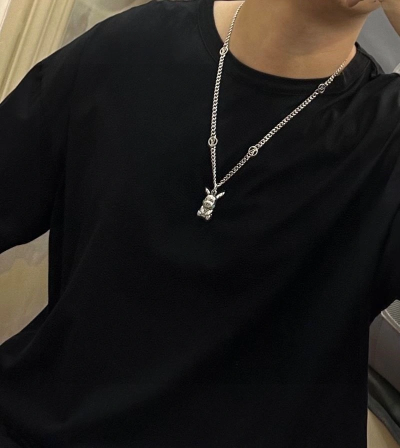 MoistureWicking Louis Vuitton Necklaces 248500