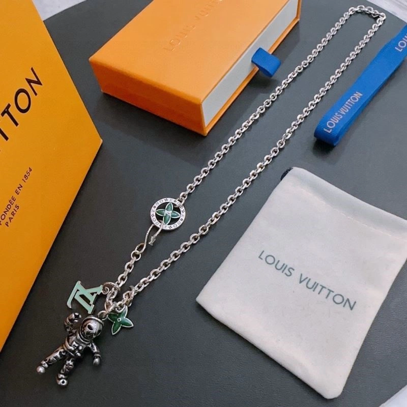 Louis Vuitton Necklaces Snug 248495
